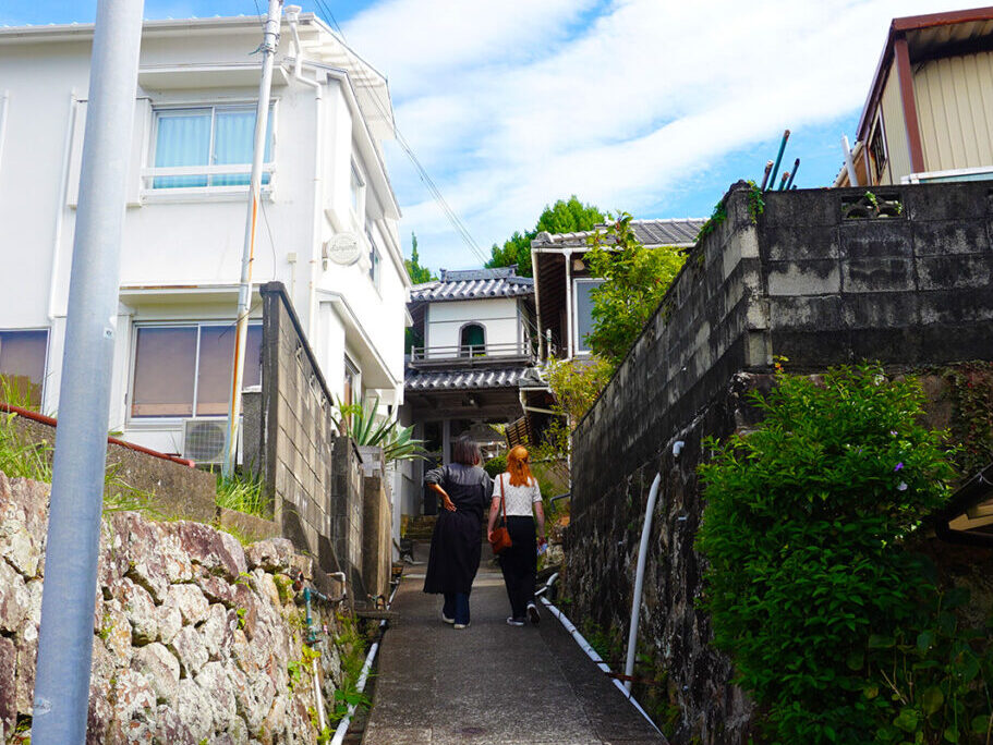 来迎寺の路地へ